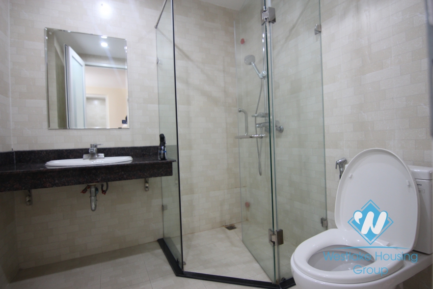 Big three bedrooms apartment for rent in Xuan dieu st, Tay Ho area 