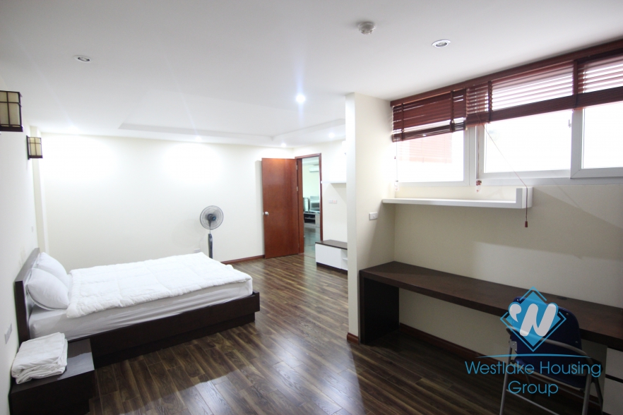 Big three bedrooms apartment for rent in Xuan dieu st, Tay Ho area 