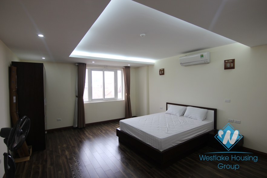 Big three bedrooms apartment for rent in Xuan dieu st, Tay Ho area 