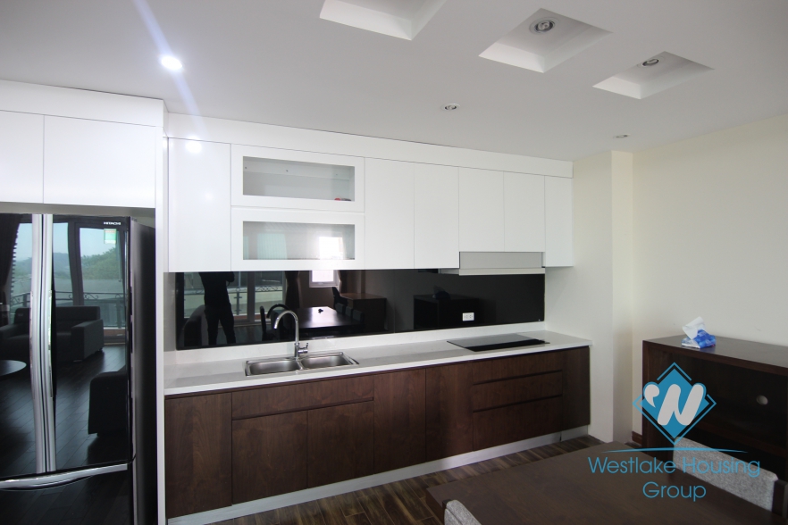 Big three bedrooms apartment for rent in Xuan dieu st, Tay Ho area 