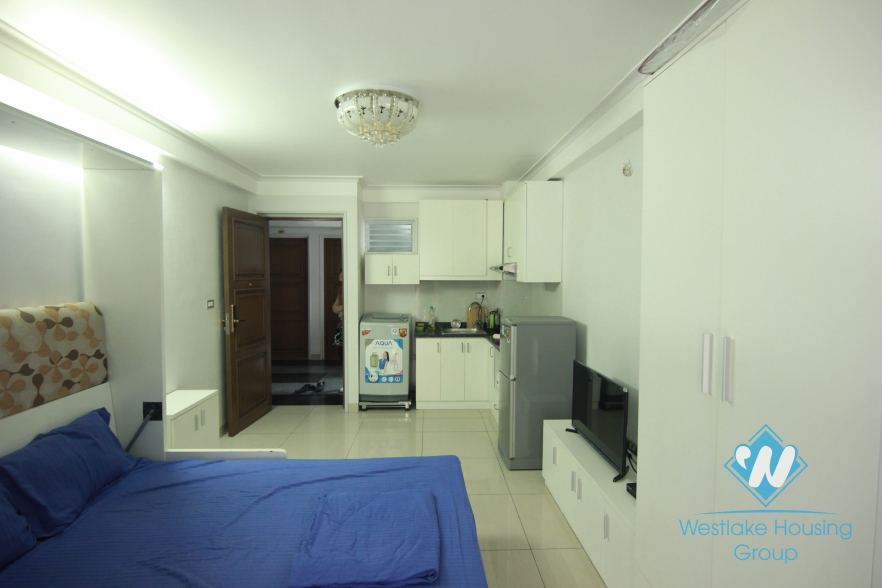 Lake view one bedroom for rent in Dong Da district, Ha Noi
