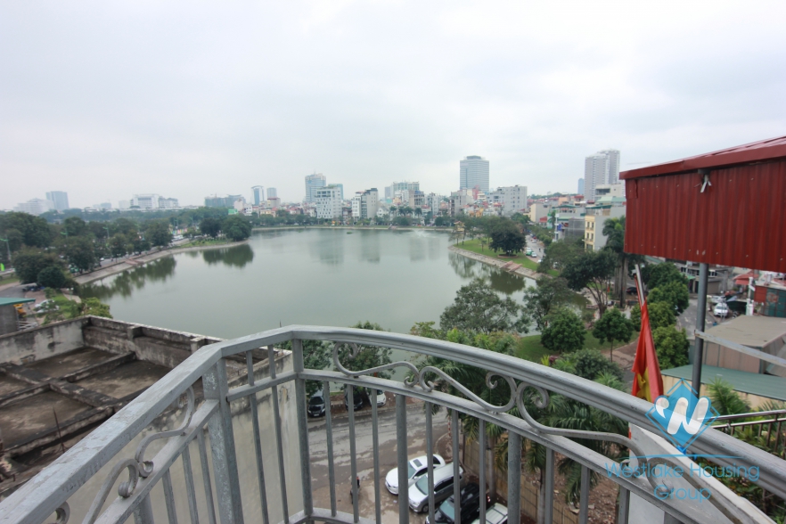 Lake view one bedroom for rent in Dong Da district, Ha Noi