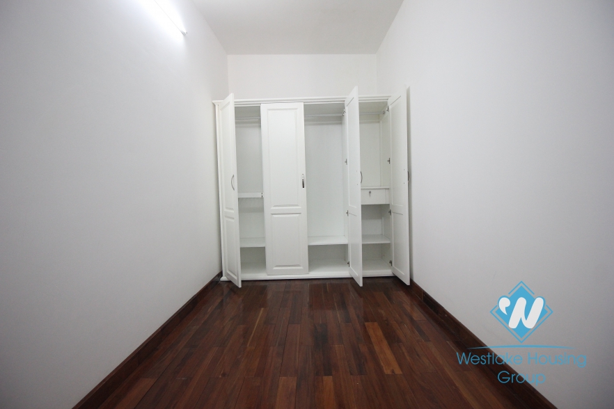 Nice 4 bedroom apartment with open view for rent on Xuan Dieu street, Tay Ho, Hanoi