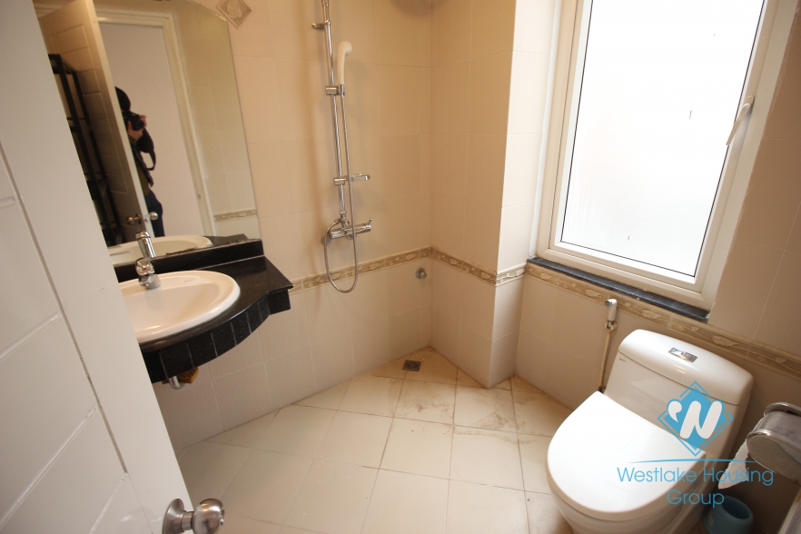 An nice apartment with lake view for rent in Tay Ho, Ha Noi