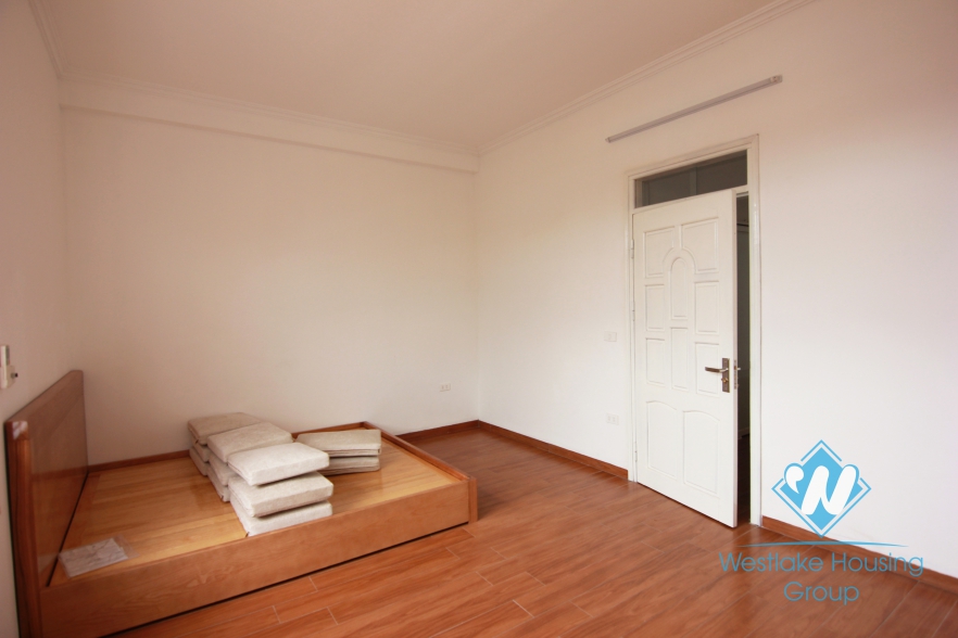 Brandnew, lakeside apartment for rent in Yen Phu village, Tay Ho, Hanoi
