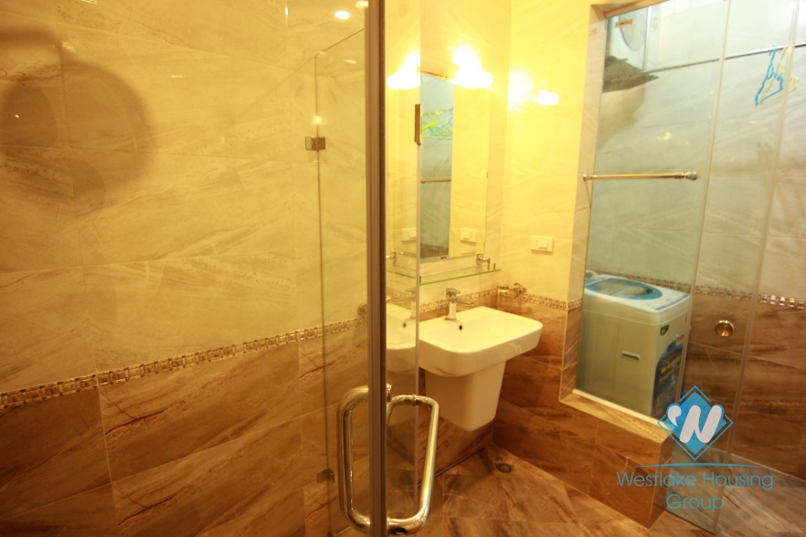 Nice and clean one bedroom apartment for rent in Lang Ha street, Dong Da district, Ha Noi