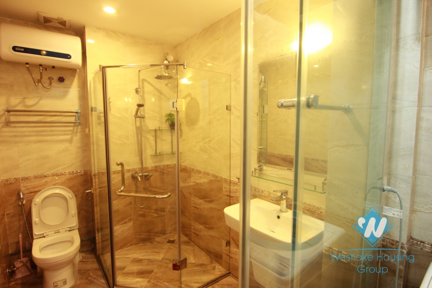 Nice and clean one bedroom apartment for rent in Lang Ha street, Dong Da district, Ha Noi