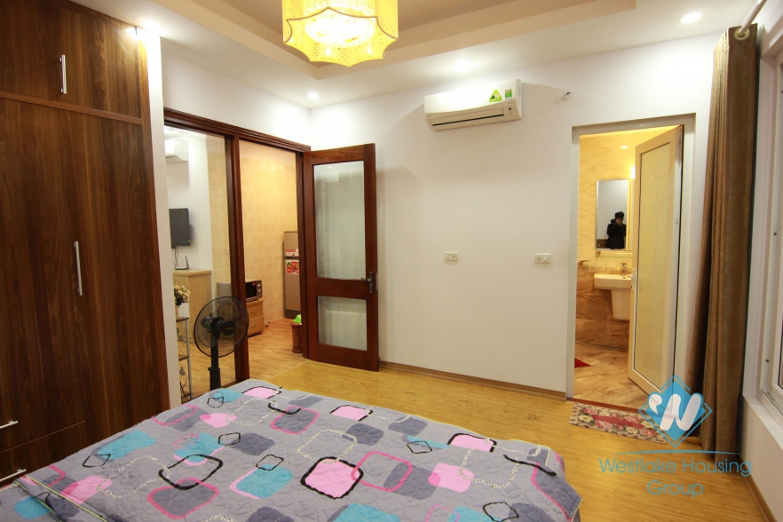 Nice and clean one bedroom apartment for rent in Lang Ha street, Dong Da district, Ha Noi