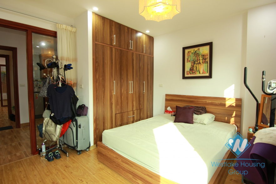 Bright and clean one bedroom for rent in Lang Ha street, Dong Da district, Ha Noi