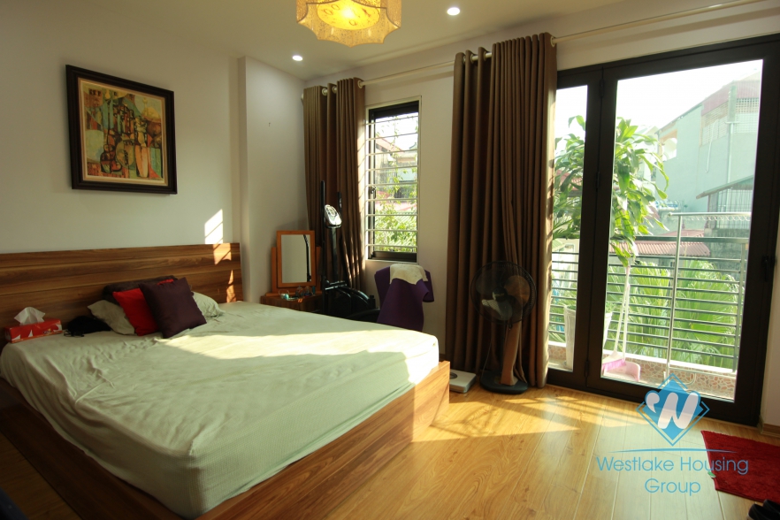 Bright and clean one bedroom for rent in Lang Ha street, Dong Da district, Ha Noi