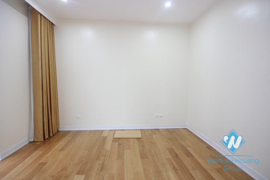 Luxury three bedrooms apartment for rent in Dong Da district, Ha Noi