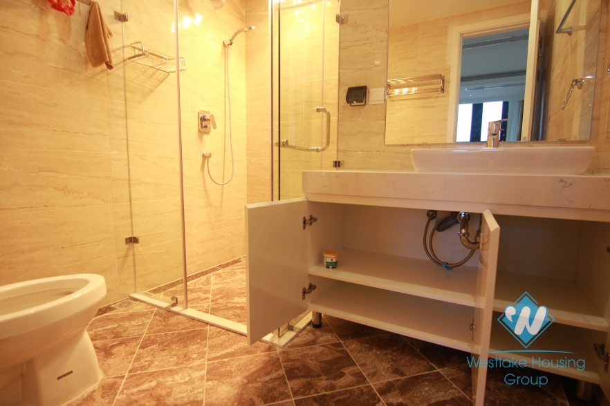 Luxury three bedrooms apartment for rent in Dong Da district, Ha Noi