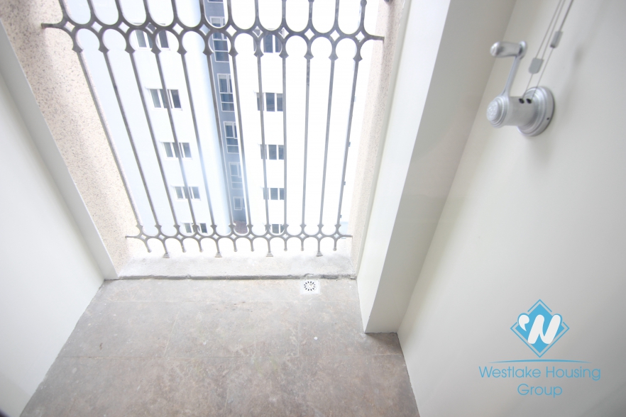 Luxury three bedrooms apartment for rent in Dong Da district, Ha Noi