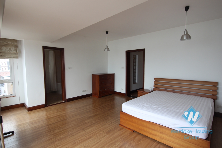 Lake view apartment with 2 bedrooms apartment for rent in Yen Phu area, Tay Ho