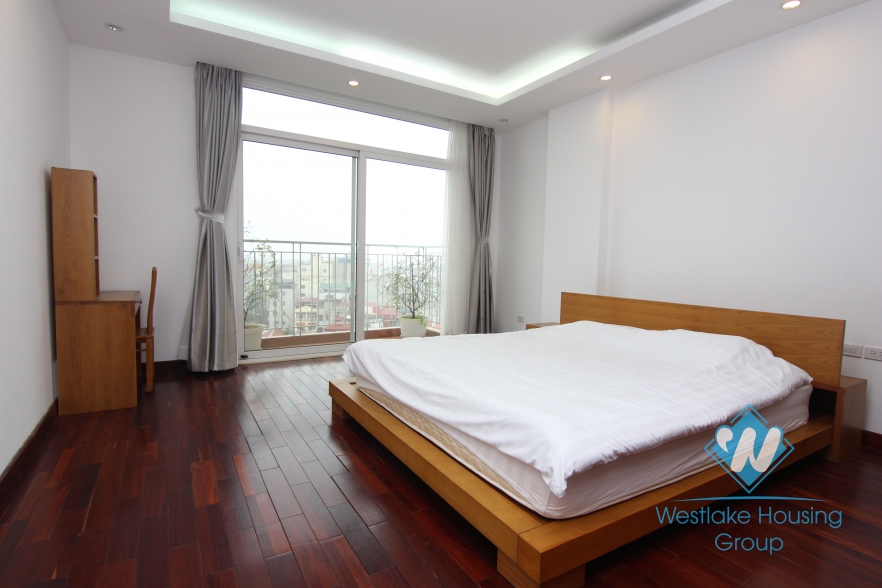 Rental 3 bedroom apartment with lake view in Xuan Dieu Tay Ho