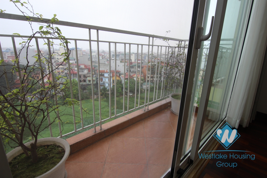 Rental 3 bedroom apartment with lake view in Xuan Dieu Tay Ho