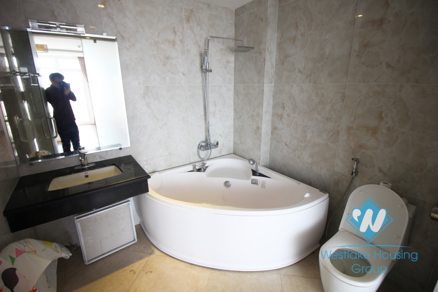 A beautiful apartment with 3 bedrooms for rent in Xuan Dieu, Tay Ho, Ha Noi