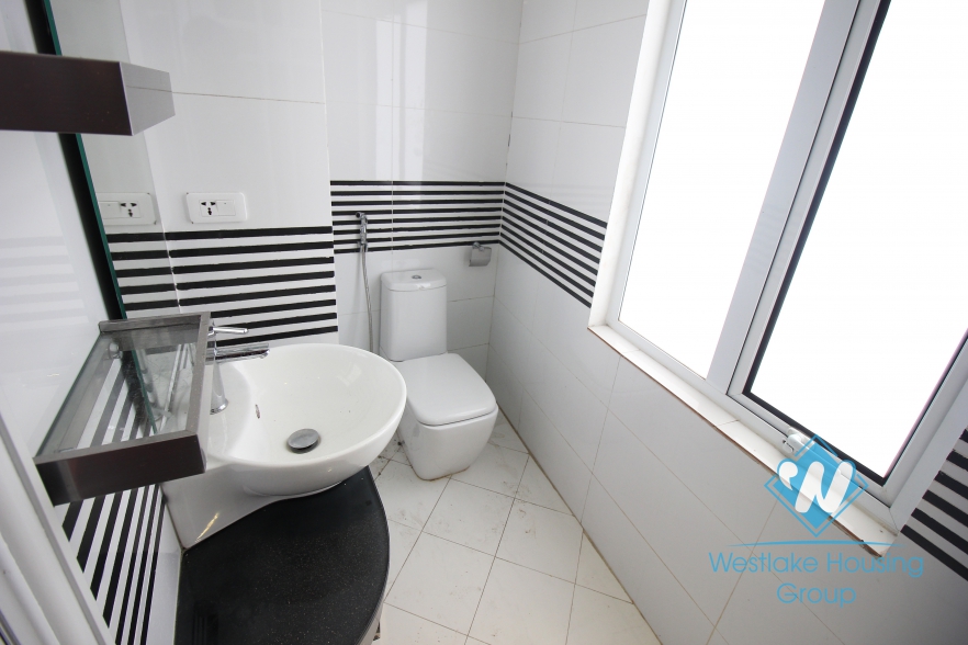 A beautiful apartment with 3 bedrooms for rent in Xuan Dieu, Tay Ho, Ha Noi