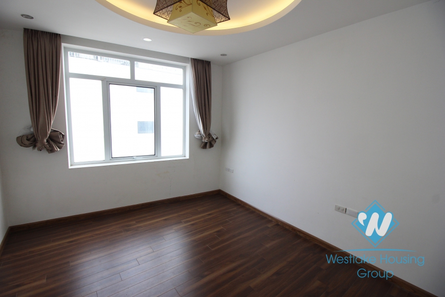 A beautiful apartment with 3 bedrooms for rent in Xuan Dieu, Tay Ho, Ha Noi