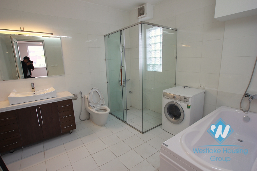 Brand new apartment with 02 bedrooms for rent in Tay Ho area, Ha Noi