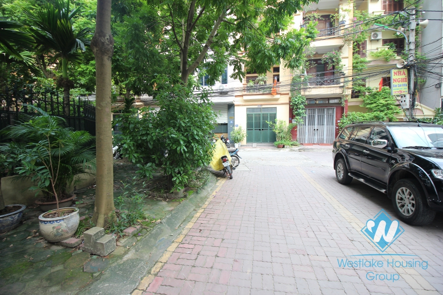 Beautiful house suitable for office and stay for rent in Thanh Xuan district, Ha Noi