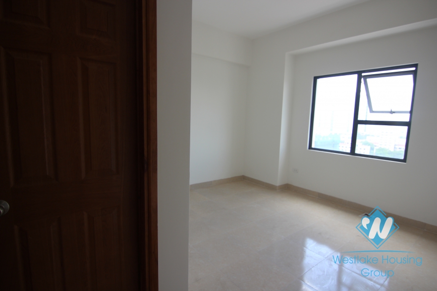 Unfurnished three bedrooms apartment for rent in Thanh Xuan district