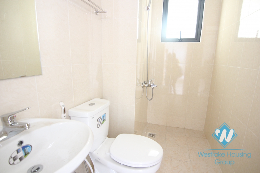 Unfurnished three bedrooms apartment for rent in Thanh Xuan district