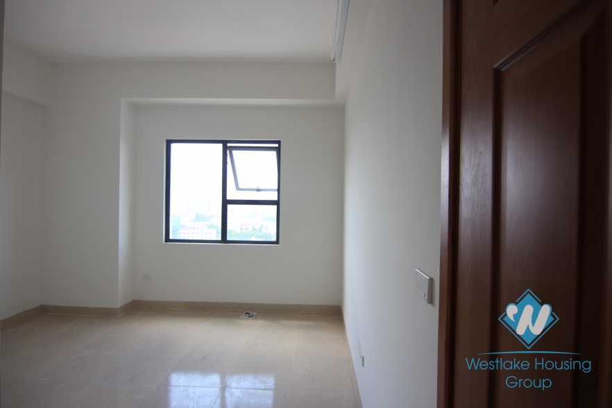 Unfurnished three bedrooms apartment for rent in Thanh Xuan district