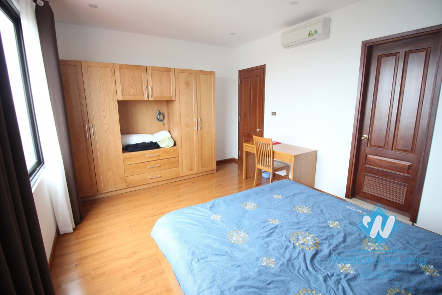 Beautiful 2 bedrooms apartment with gorgeous water view and in a prestige location for rent in Tay Ho, Ha Noi