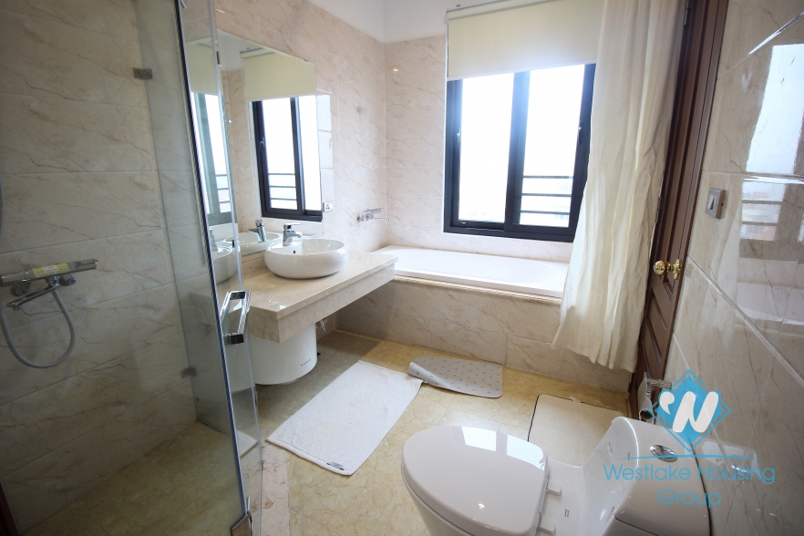 Beautiful 2 bedrooms apartment with gorgeous water view and in a prestige location for rent in Tay Ho, Ha Noi