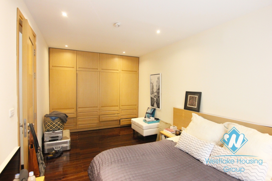 02 bedrooms apartment with nice balcony for rent in Hoan Kiem district