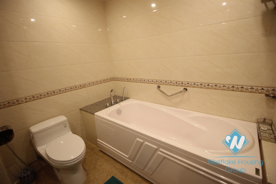 Elegant studio for rent in Hai Ba Trung, Ha Noi