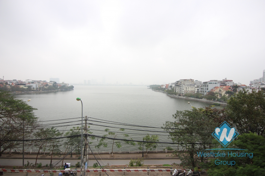 High quality apartment with 03 bedrooms for rent in Xuan Dieu, Tay Ho, Ha Noi