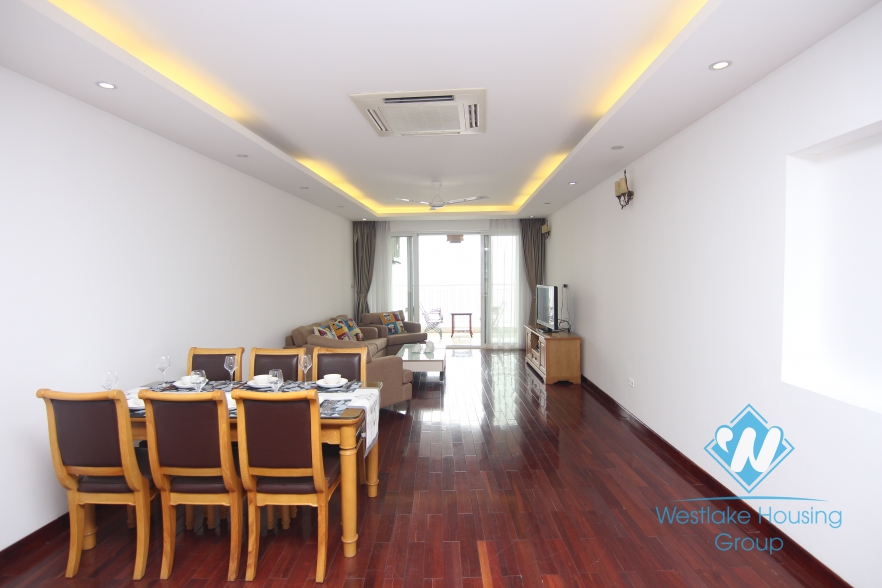 High quality apartment with 03 bedrooms for rent in Xuan Dieu, Tay Ho, Ha Noi