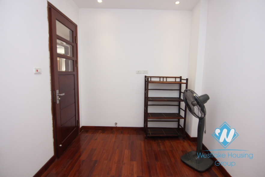 High quality apartment with 03 bedrooms for rent in Xuan Dieu, Tay Ho, Ha Noi
