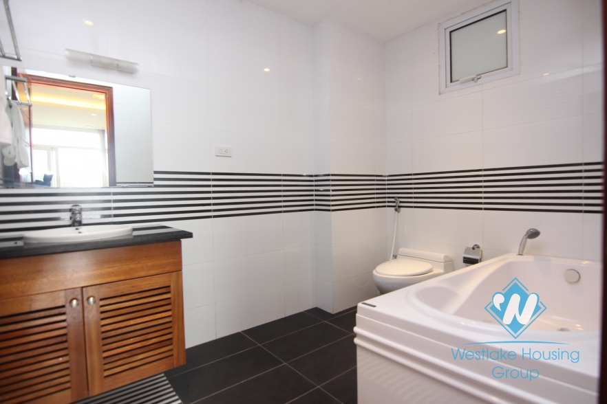 High quality apartment with 03 bedrooms for rent in Xuan Dieu, Tay Ho, Ha Noi
