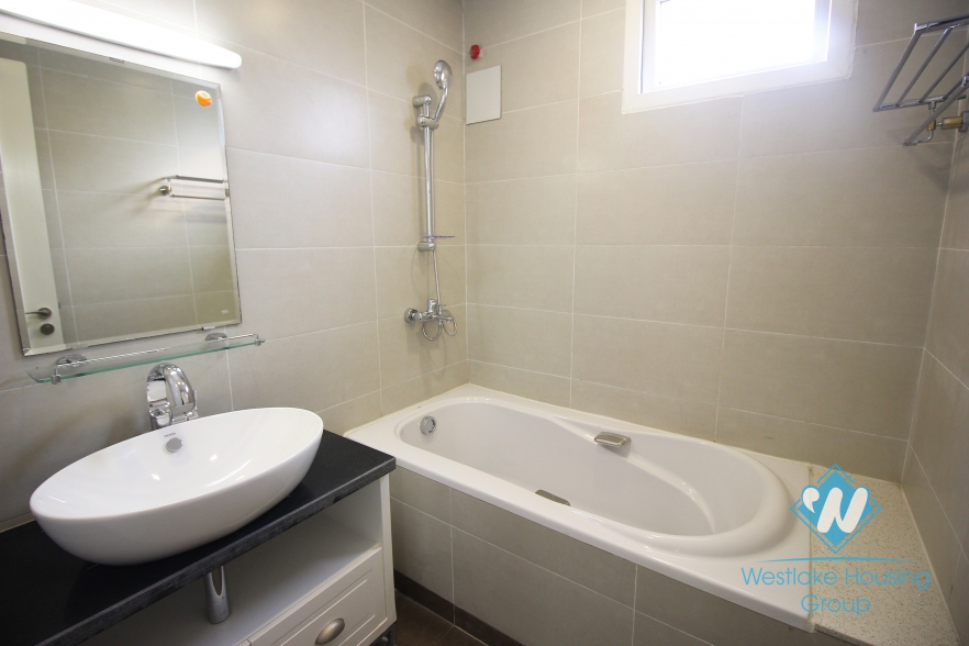 Good two bedrooms apartment for rent in Dong Da district, Ha Noi