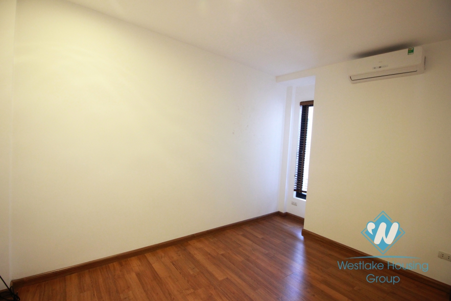 Gorgeous 2 bedrooms apartment for rent near Daewoo hotel, Kim Ma, Ba Dinh, Hanoi 
