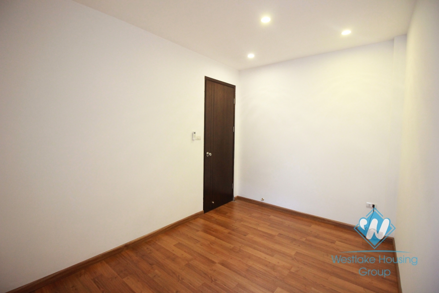 Gorgeous 2 bedrooms apartment for rent near Daewoo hotel, Kim Ma, Ba Dinh, Hanoi 