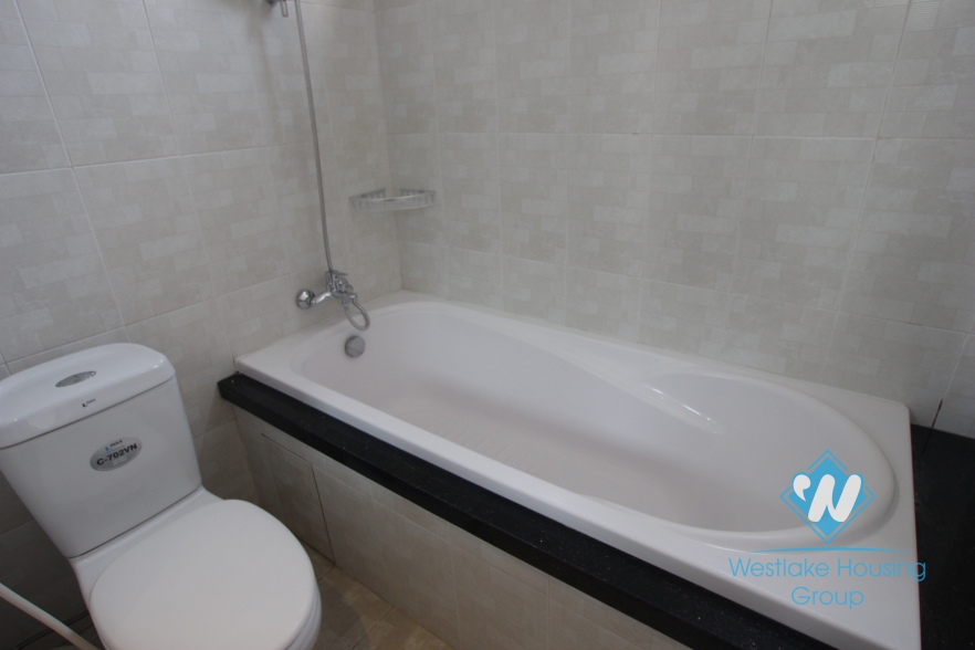 Mordern apartment for rent on Nguyen Chi Thanh Street, Ba Dinh District, Ha Noi