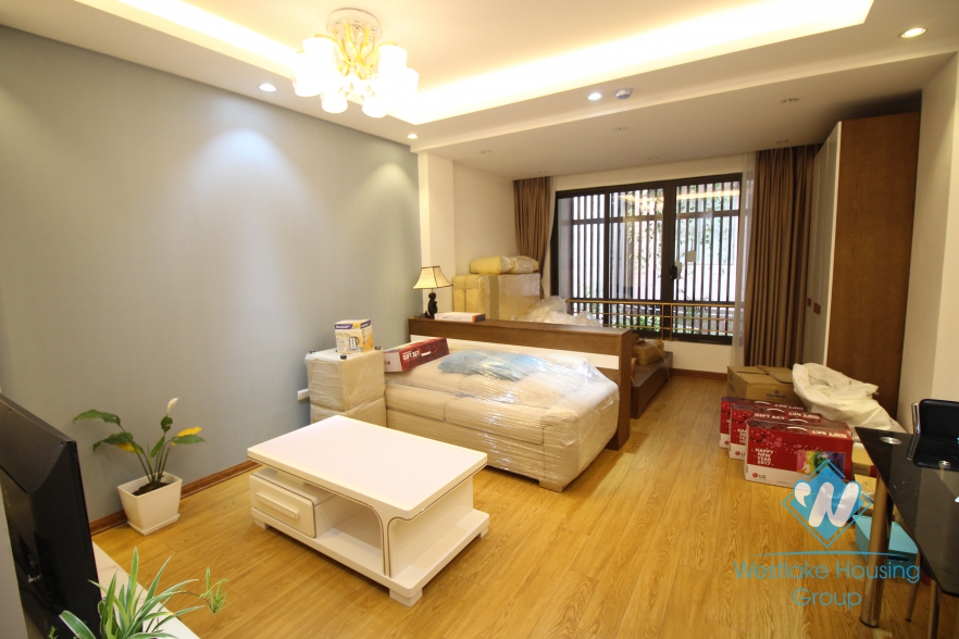 Brand new studio for rent near Hoang Cau lake, Dong Da district, Ha Noi
