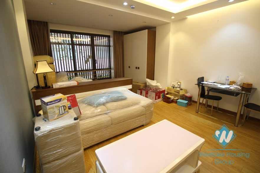 Brand new studio for rent near Hoang Cau lake, Dong Da district, Ha Noi