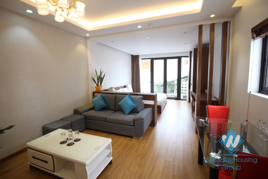 High floor studio with balcony for rent in Dong Da district, Ha Noi