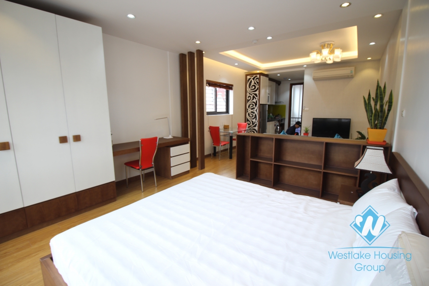 High floor studio with balcony for rent in Dong Da district, Ha Noi