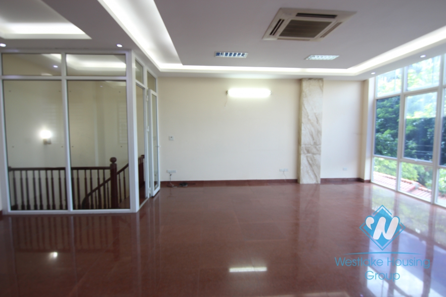 A large office for rent in Dong Da,Hanoi.