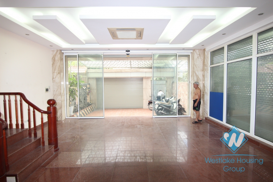 A large office for rent in Dong Da,Hanoi.