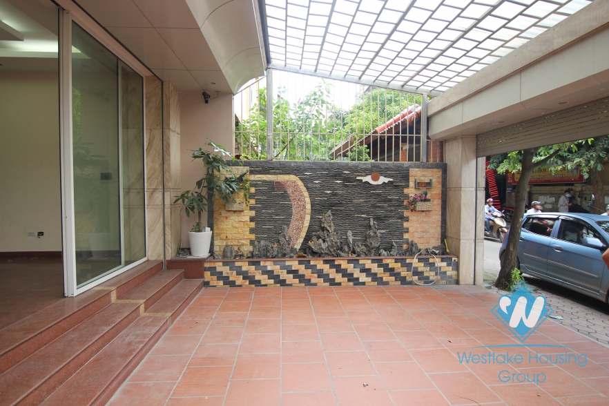 A large office for rent in Dong Da,Hanoi.