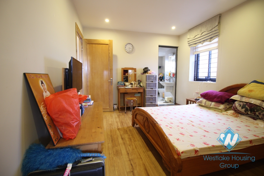 Lakefront penthouse apartment to rent in Hai Ba Trung ,Dong Da, Hanoi