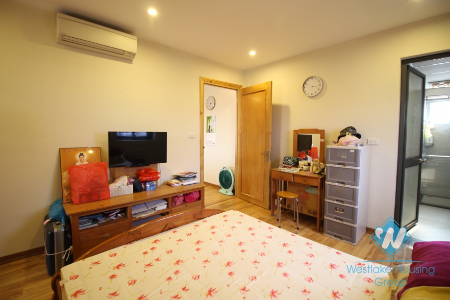 Lakefront penthouse apartment to rent in Hai Ba Trung ,Dong Da, Hanoi