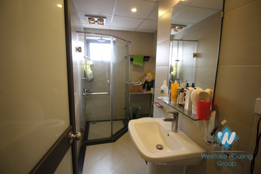 Lakefront penthouse apartment to rent in Hai Ba Trung ,Dong Da, Hanoi